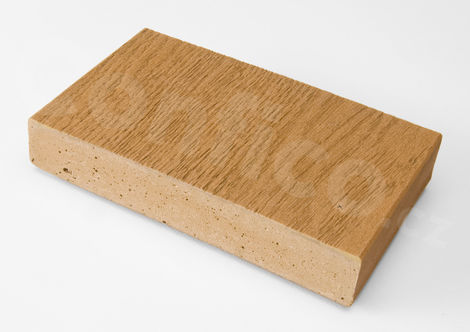Řez terasovou deskou Millboard Enhanced Grain - Golden Oak
